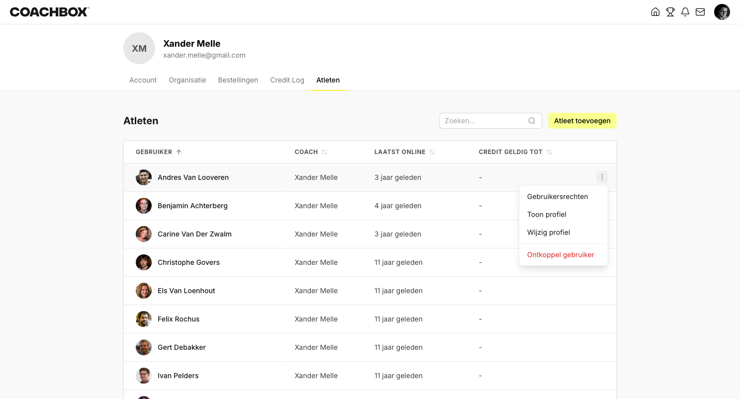 Dropdown-menu van atletrij met optie Ontkoppel gebruiker